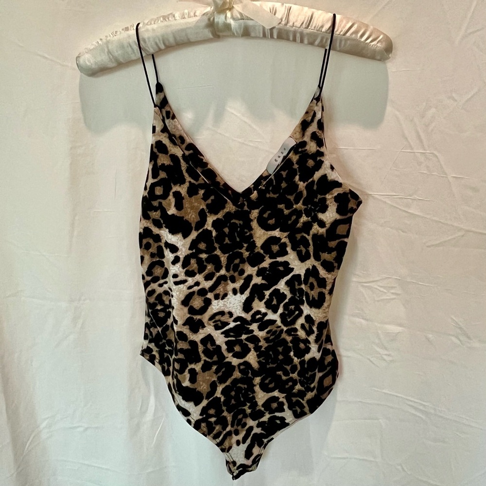 Gaze Leopard Print Snap-Bottom Bodysuit Size: S